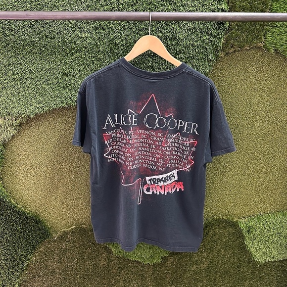 Alice Cooper Trashes Canada Band T-shirt Large - Picture 2 of 5